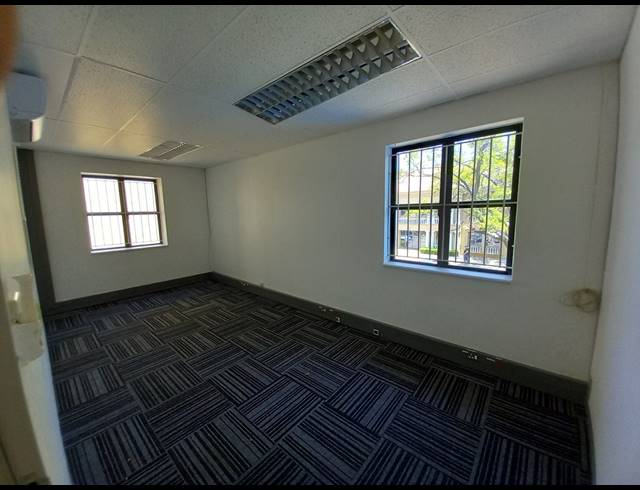 231M² OFFICE TO LET IN BRYANSTON